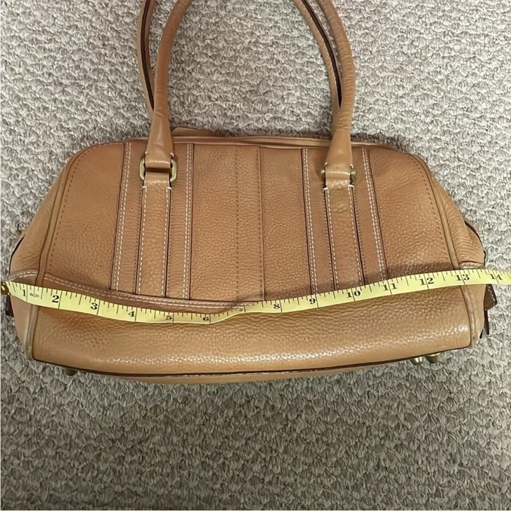 Coach leather shoulder purse in camel color